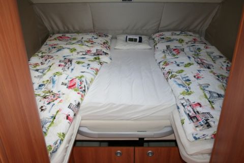 Im _Schlafbereich hat man ein Multifunktionsbett das sämtliche Vorteile der verschiedenen Bettformen in der Kombination bietet...JPG